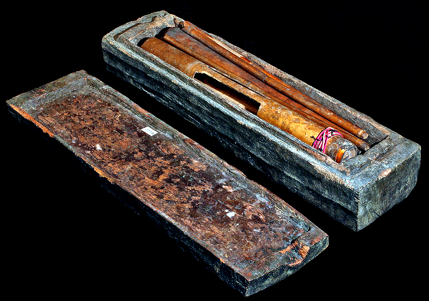 PUNAMHAN BOX IFUGAO TRIBE PHILIPPINES DAVID HOWARD TRIBAL ART PUNAMHAN 